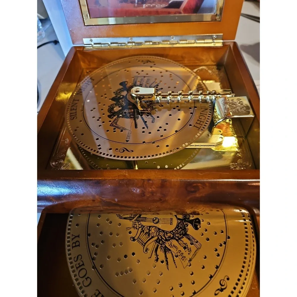 Mr. Christmas Holiday Symphonium Wood Music Box 16 Songs